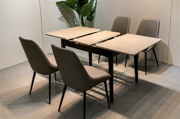 Ảnh: Bàn ăn thông minh 1m2 mở rộng